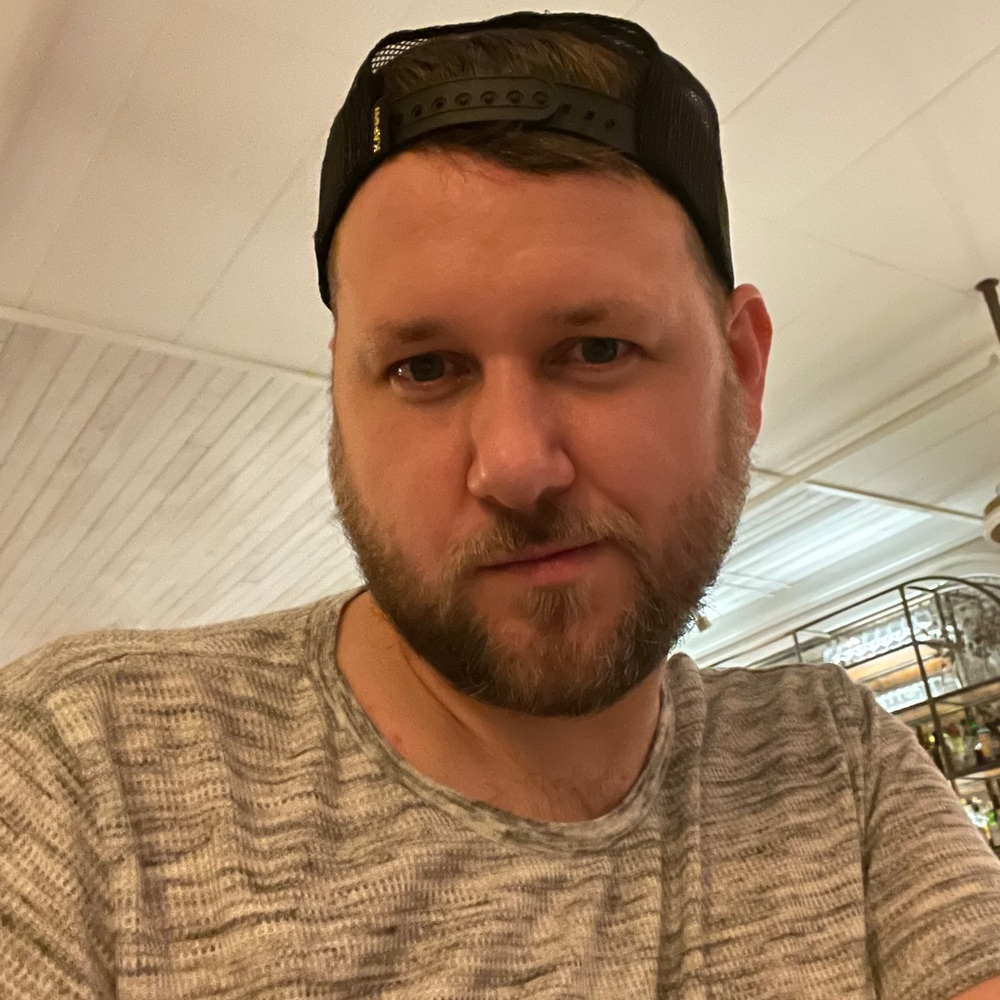 Meet your Posher, Dustin